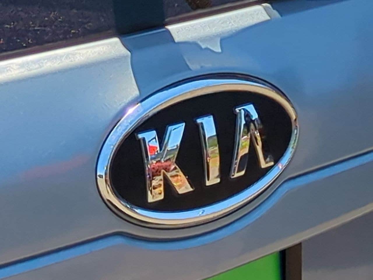Thumbnail: 2011 Kia Sedona - 11