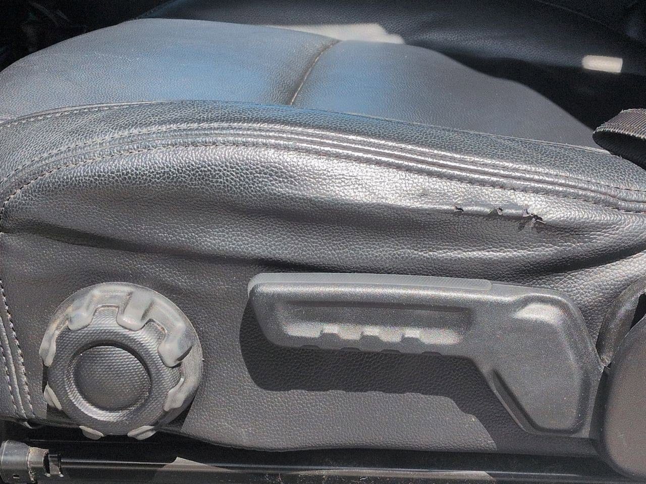 Thumbnail: 2022 Jeep Gladiator - 16