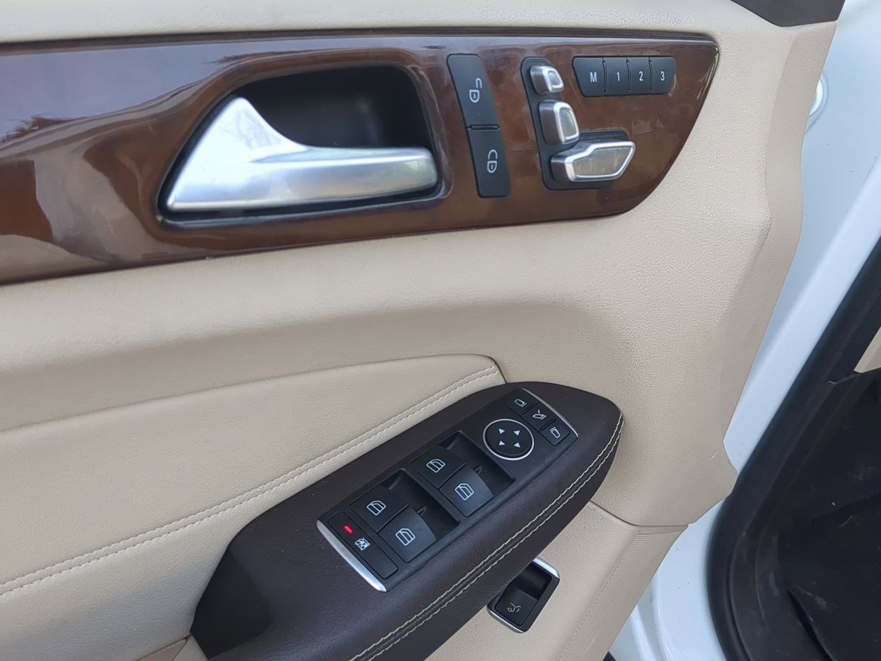 Thumbnail: 2019 Mercedes-Benz GLS - 17