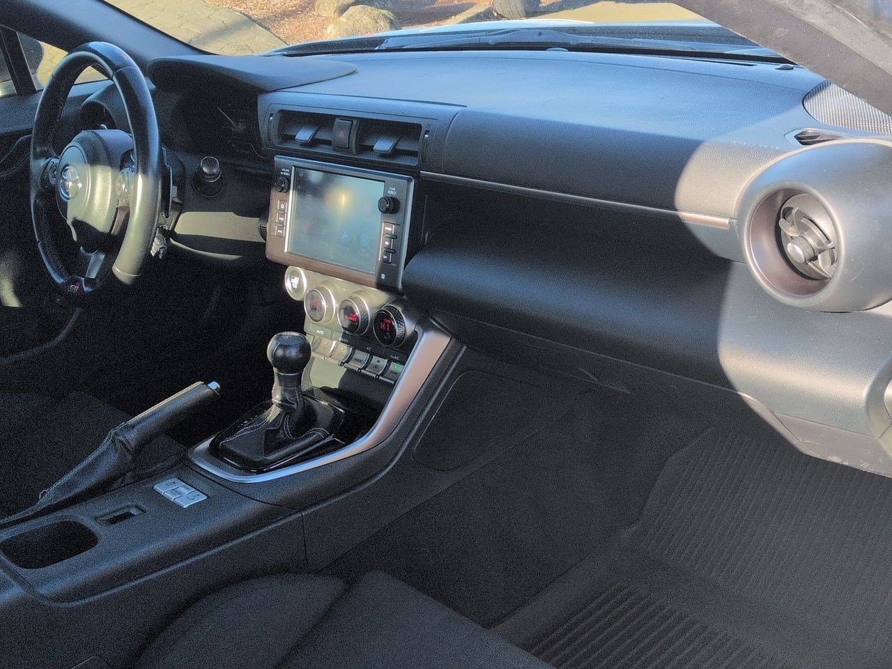 Thumbnail: 2023 Toyota GR86 - 21