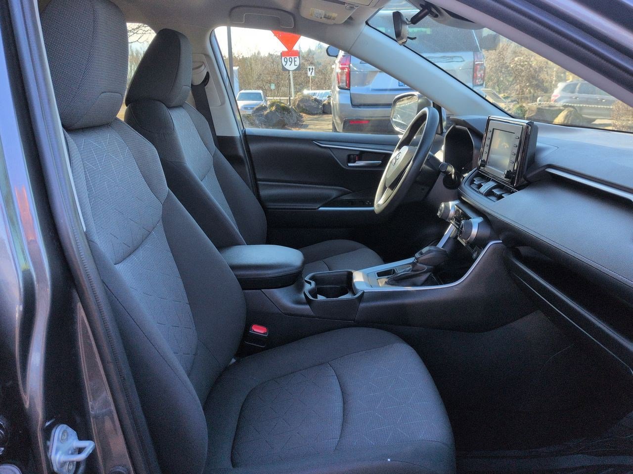 Thumbnail: 2021 Toyota RAV4 - 23