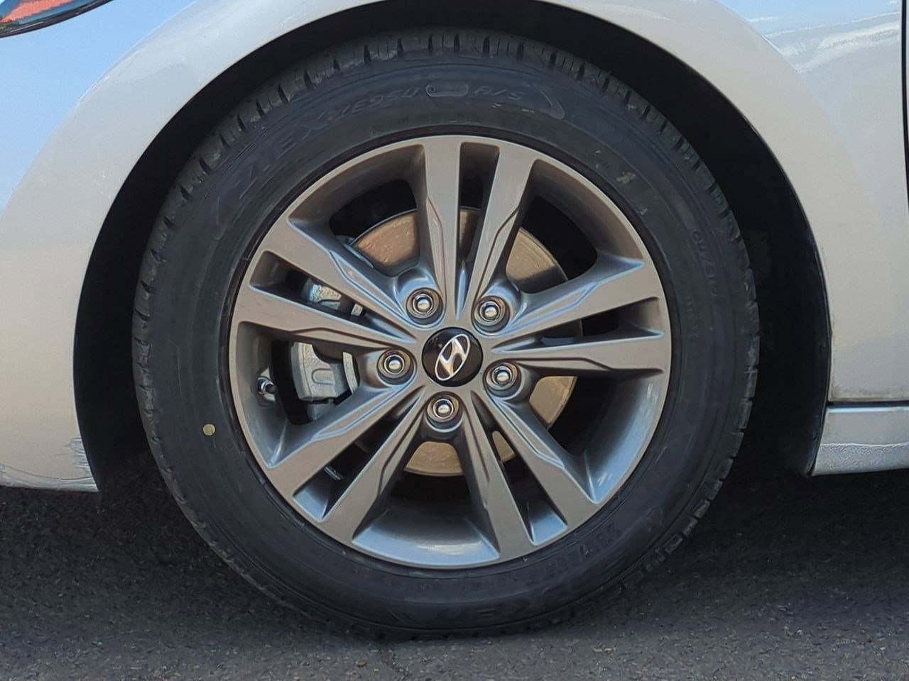 Thumbnail: 2017 Hyundai Elantra - 13