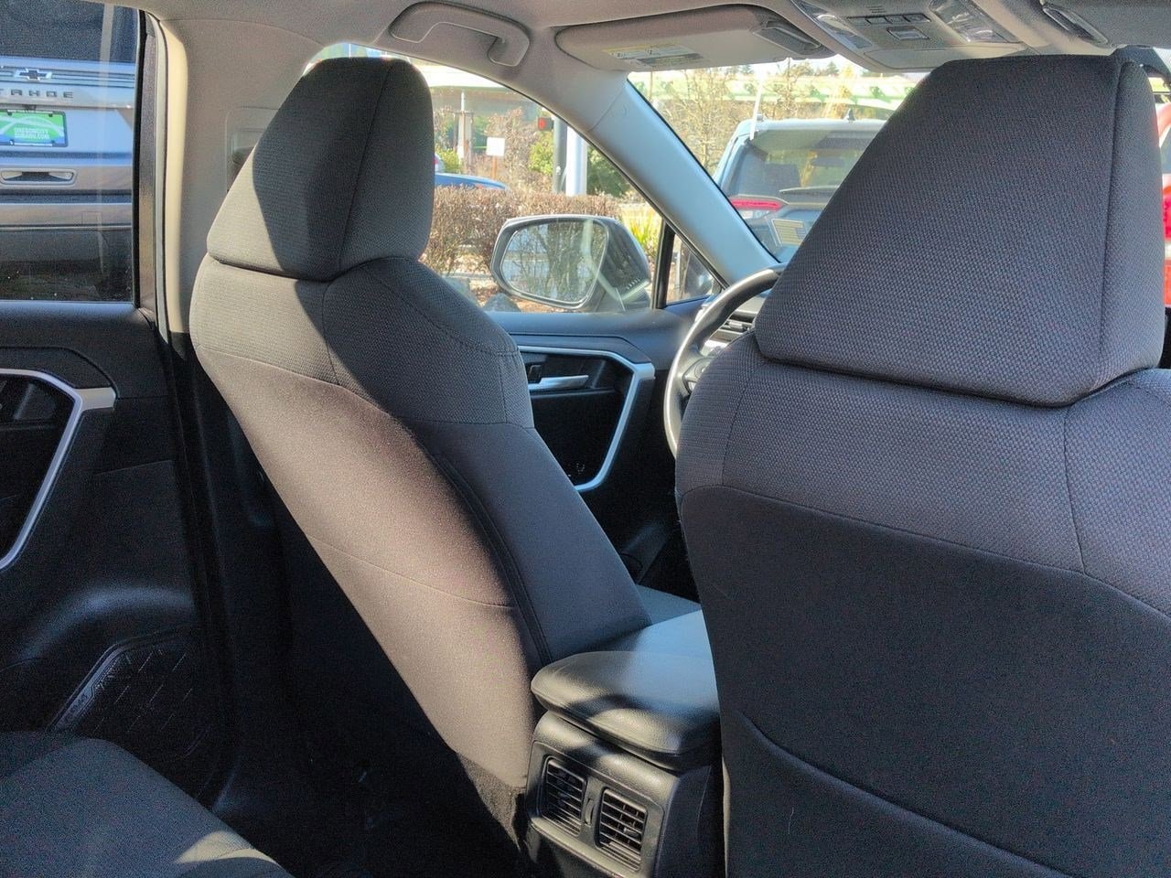 Thumbnail: 2021 Toyota RAV4 - 22