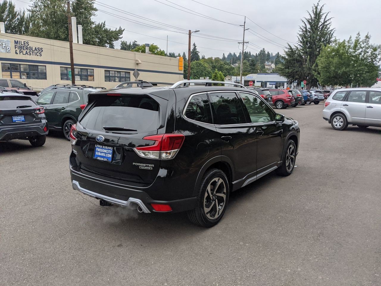 2023 Subaru Forester Touring photo 2