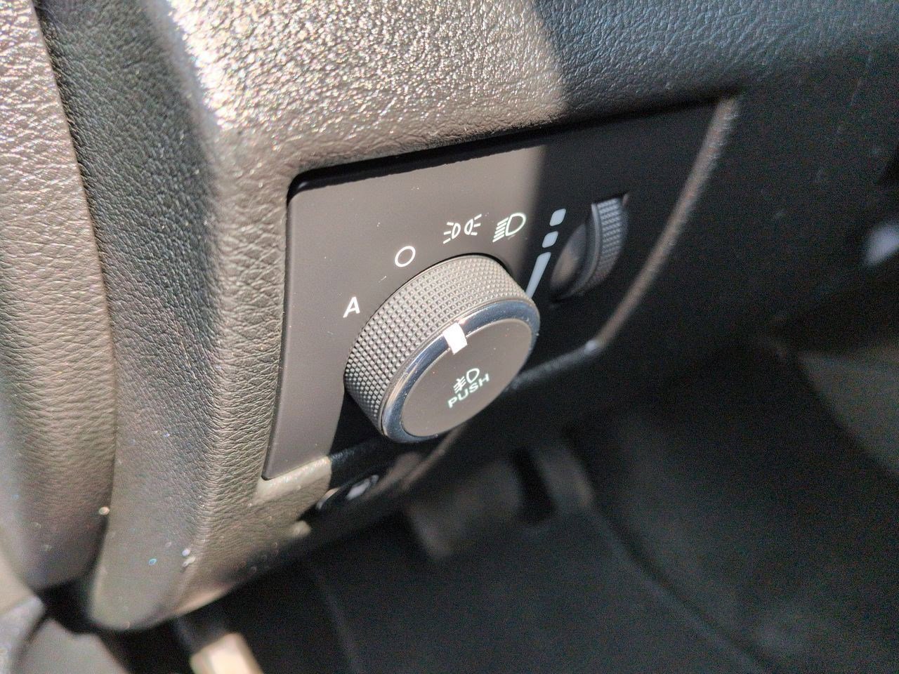 Thumbnail: 2014 Jeep Grand Cherokee - 25