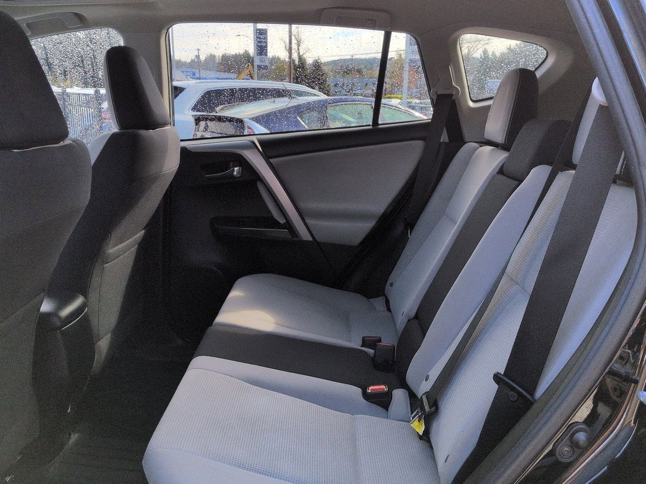 Thumbnail: 2018 Toyota RAV4 - 21