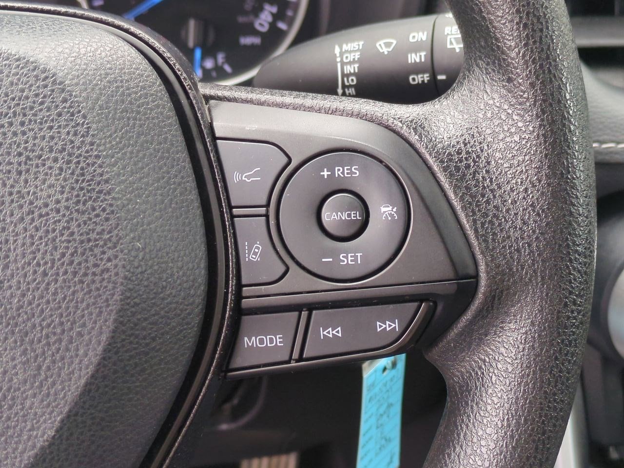 Thumbnail: 2021 Toyota RAV4 - 24