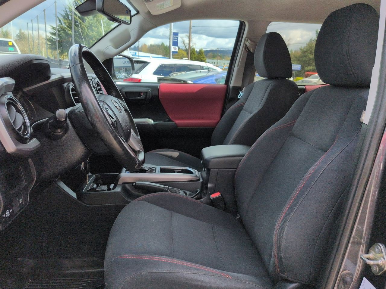 Thumbnail: 2019 Toyota Tacoma - 17