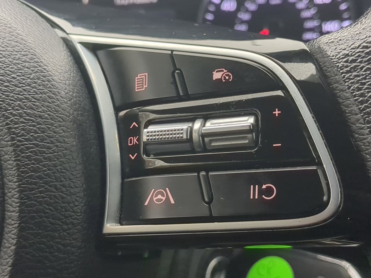 Thumbnail: 2023 Kia Forte - 24