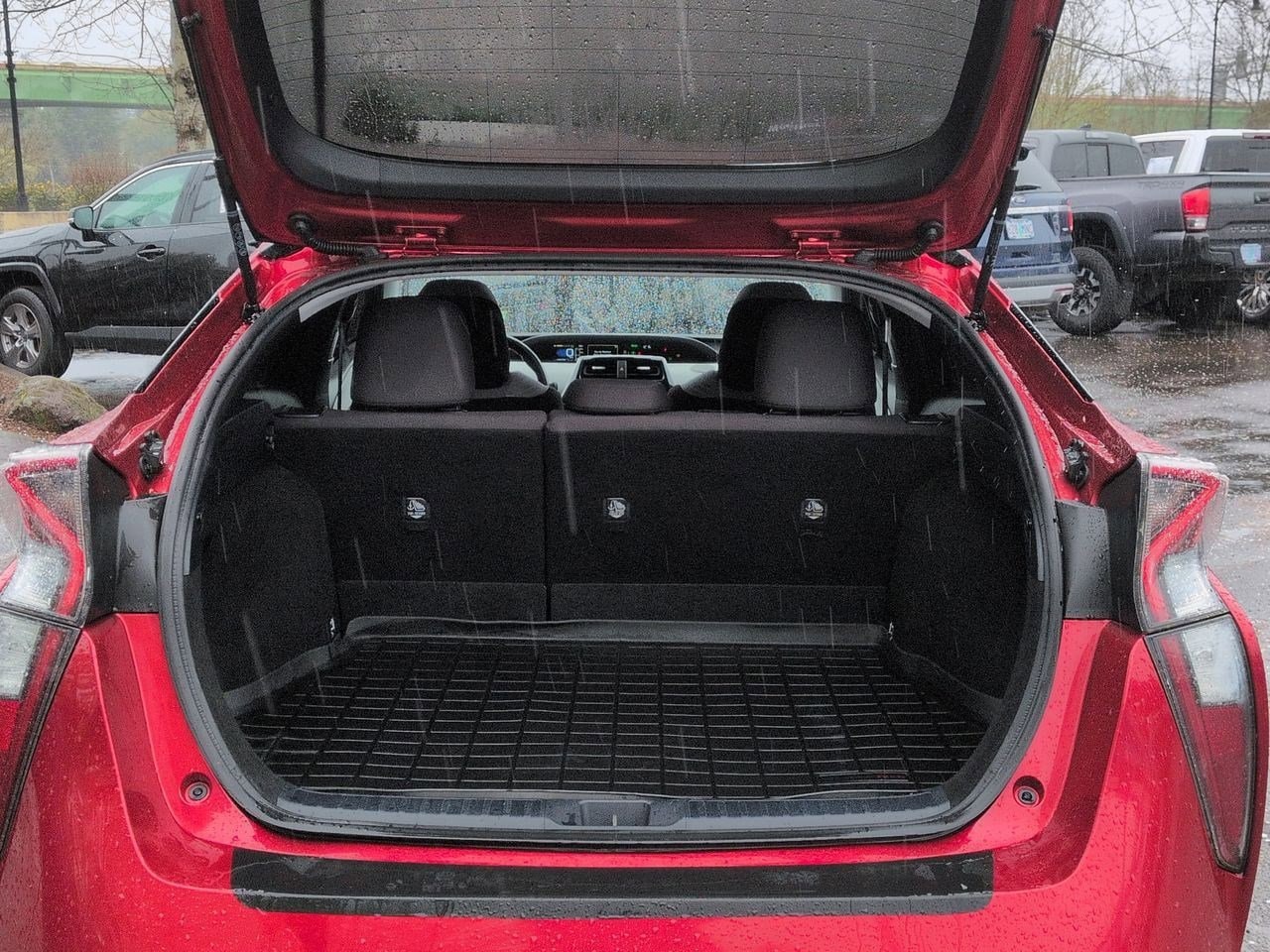 Thumbnail: 2016 Toyota Prius - 32