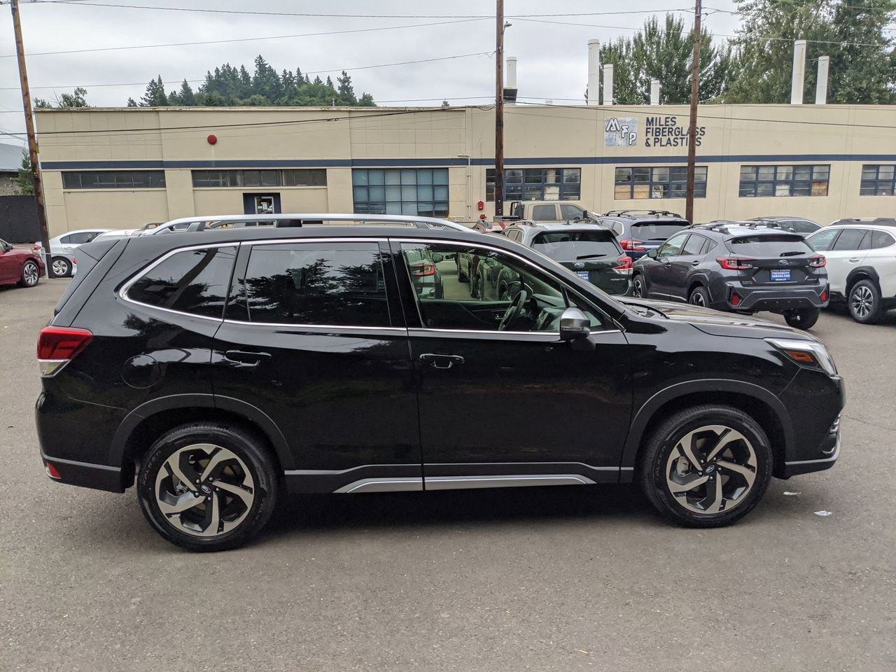 2023 Subaru Forester Touring photo 3