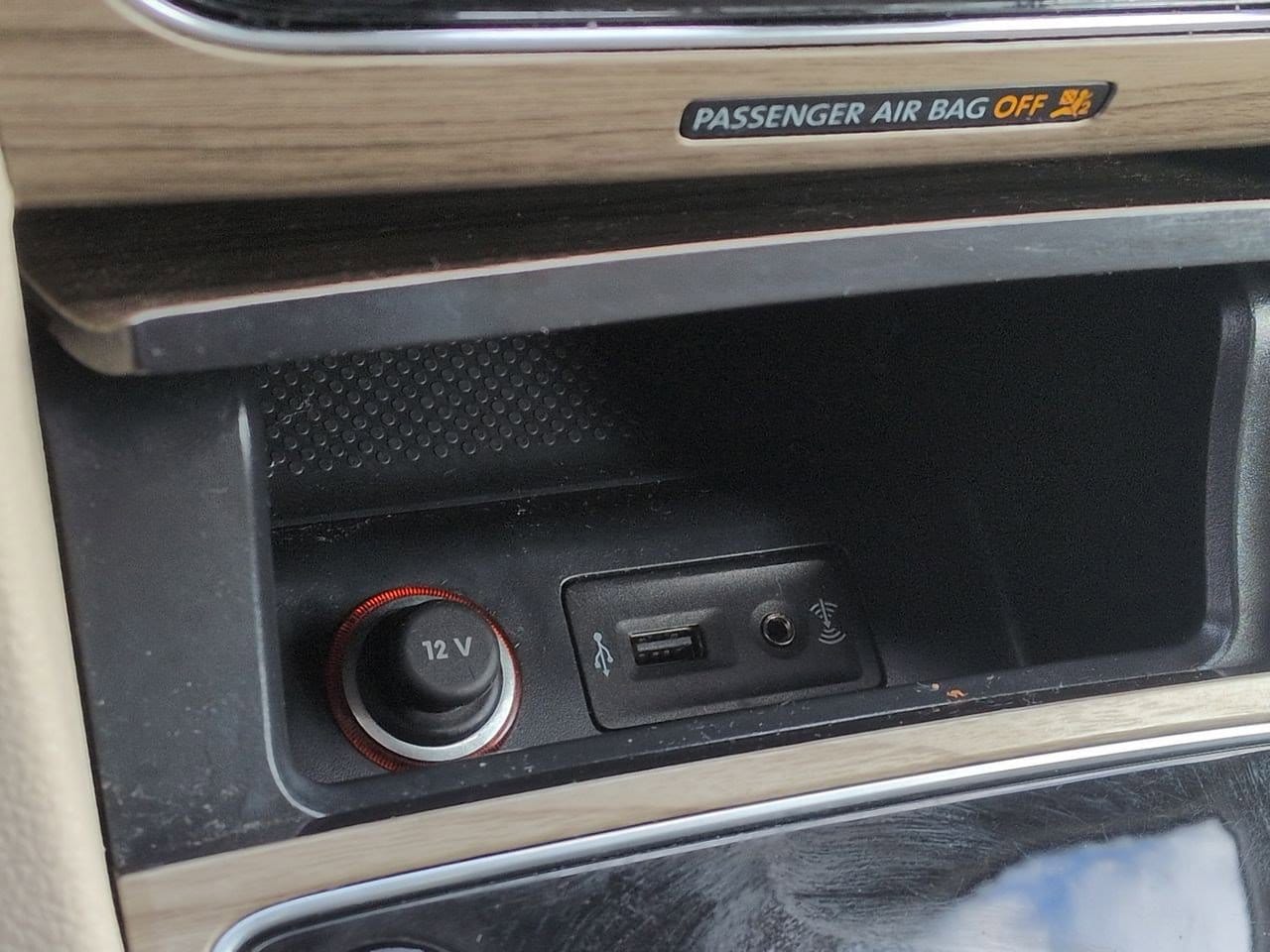 Thumbnail: 2017 Volkswagen Passat - 34