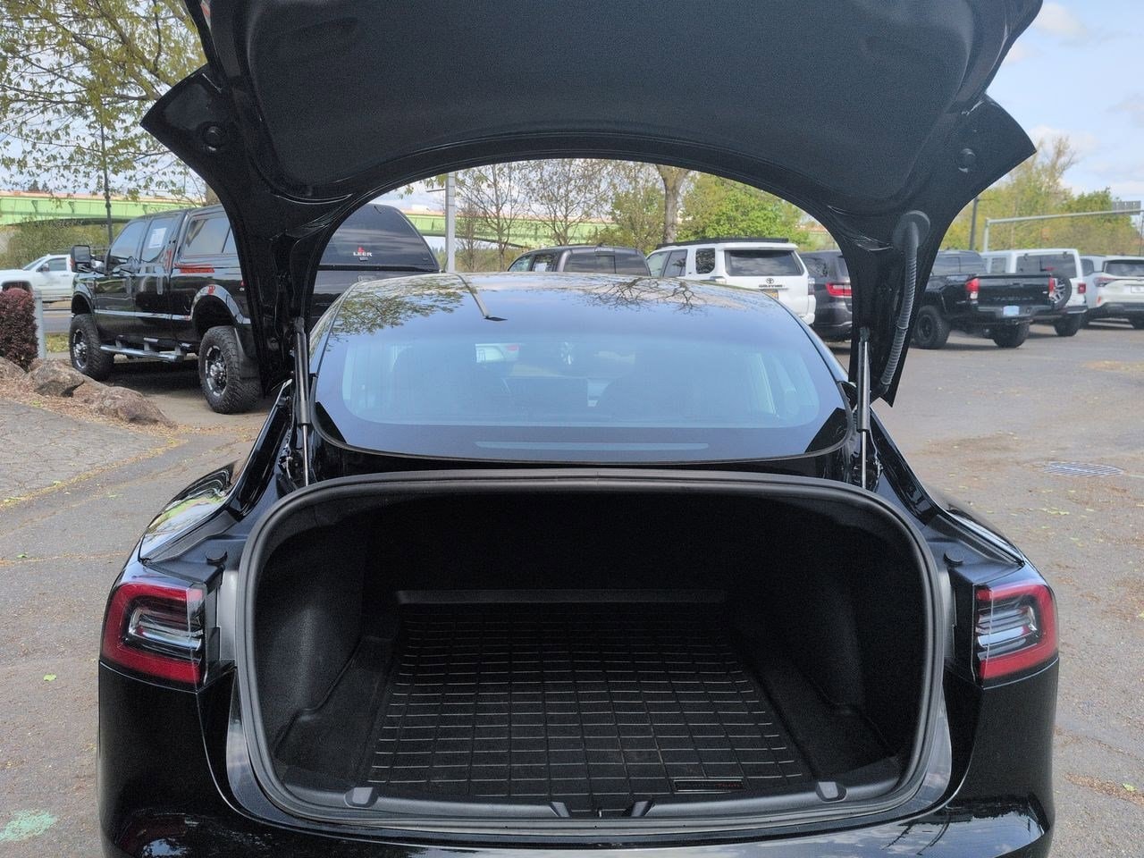 Thumbnail: 2019 Tesla Model 3 - 31