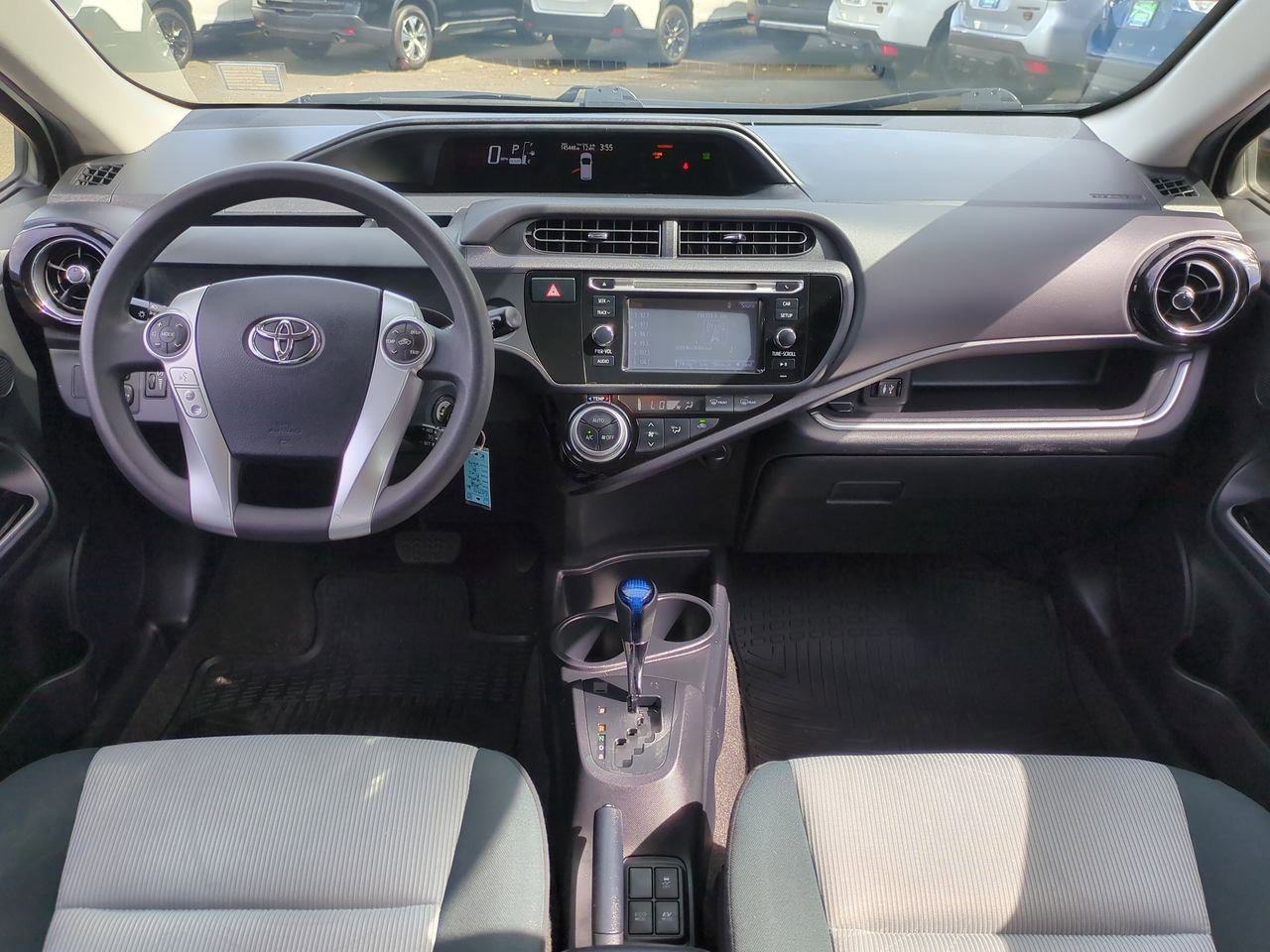Thumbnail: 2016 Toyota Prius c - 15