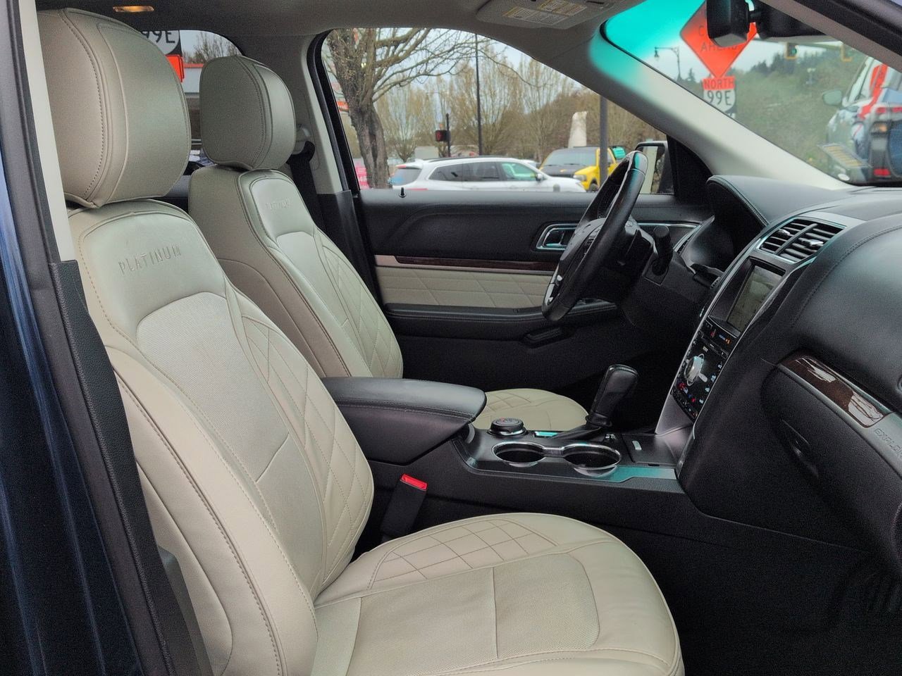 Thumbnail: 2017 Ford Explorer - 24