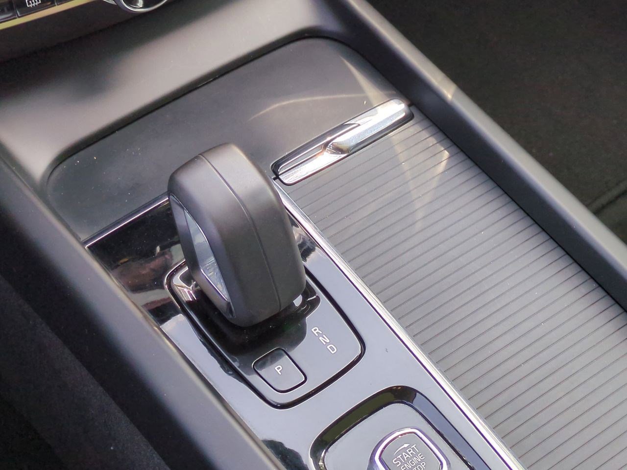 Thumbnail: 2022 Volvo XC60 - 34