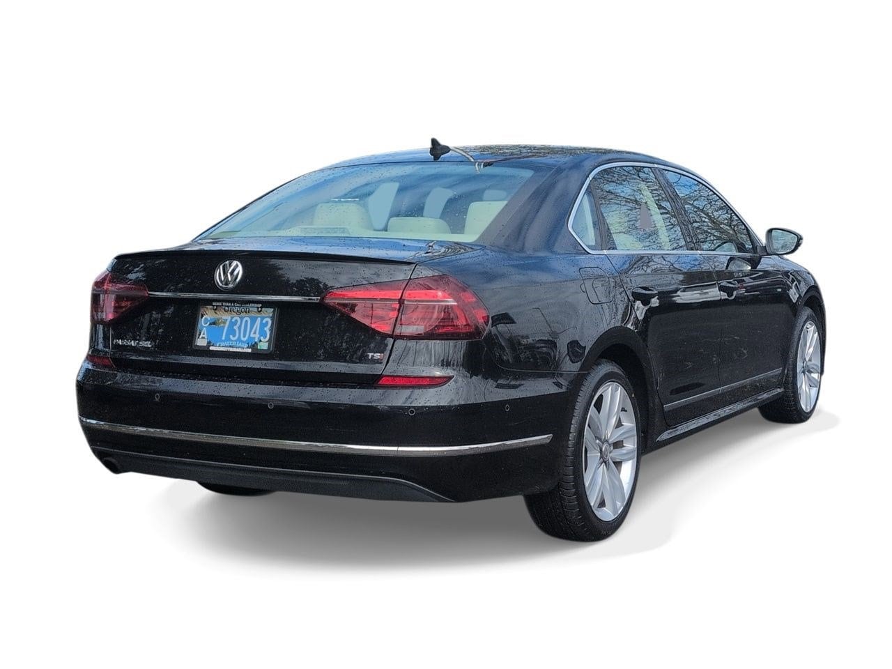 Thumbnail: 2017 Volkswagen Passat - 8