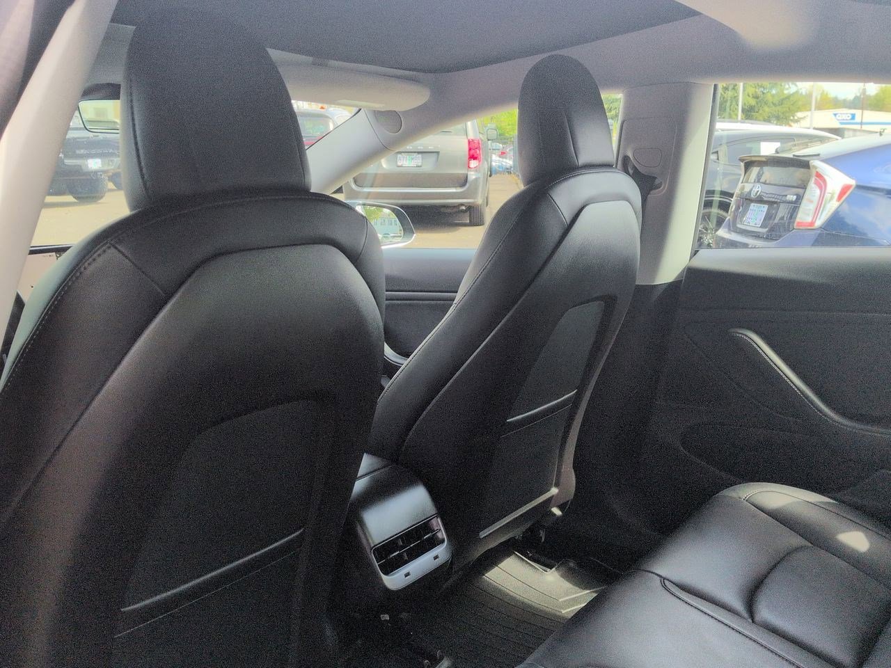 Thumbnail: 2019 Tesla Model 3 - 17