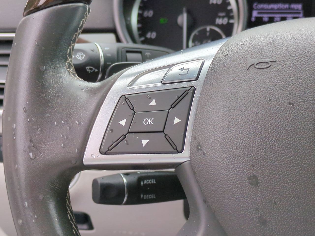 Thumbnail: 2012 Mercedes-Benz M-Class - 26