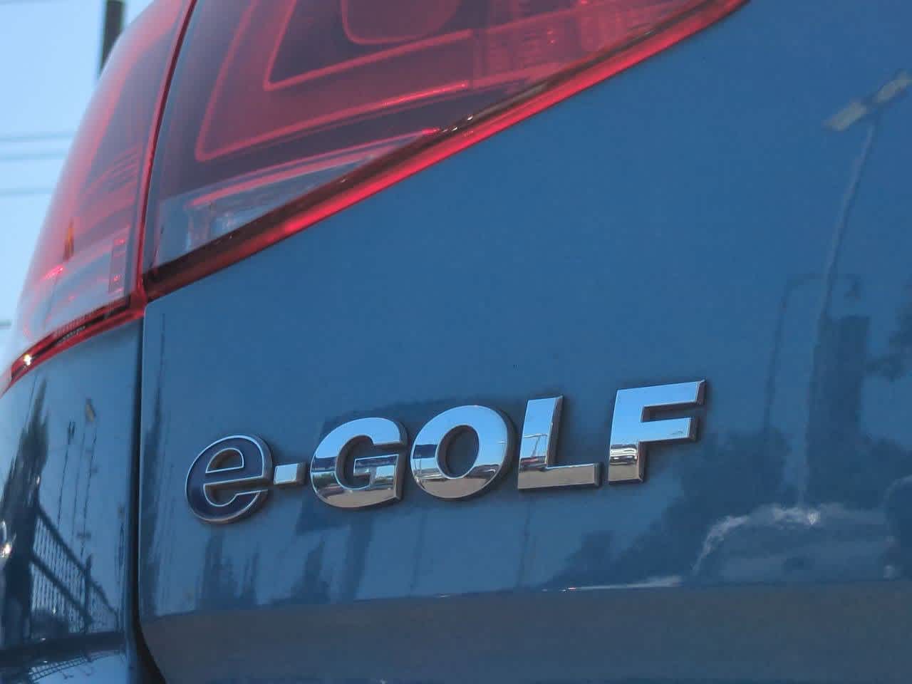 2016 Volkswagen e-Golf SE 10