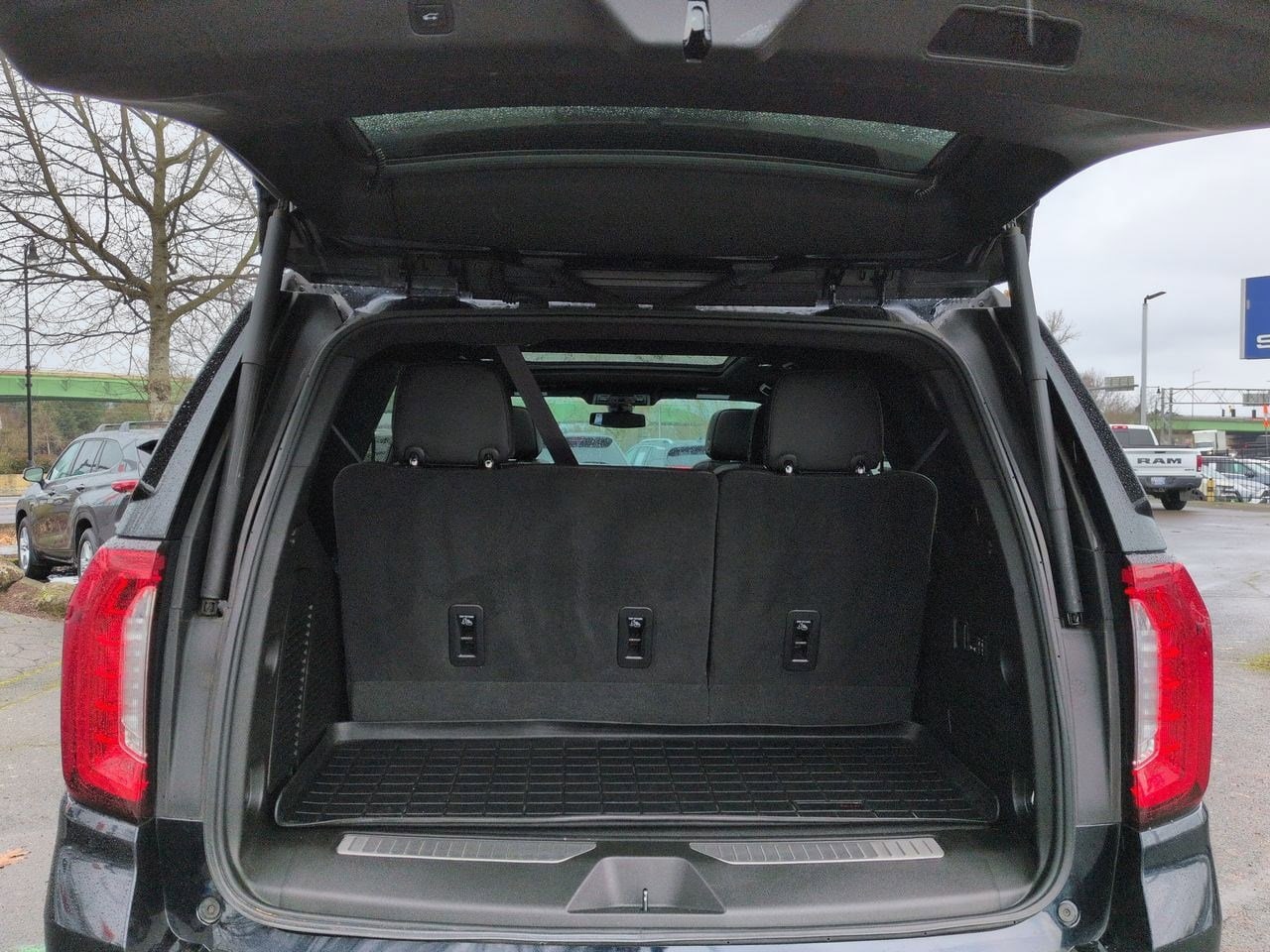 Thumbnail: 2022 GMC Yukon - 36