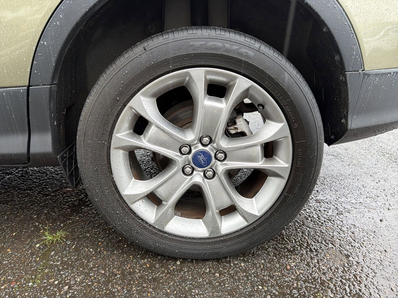 Thumbnail: 2013 Ford Escape - 21