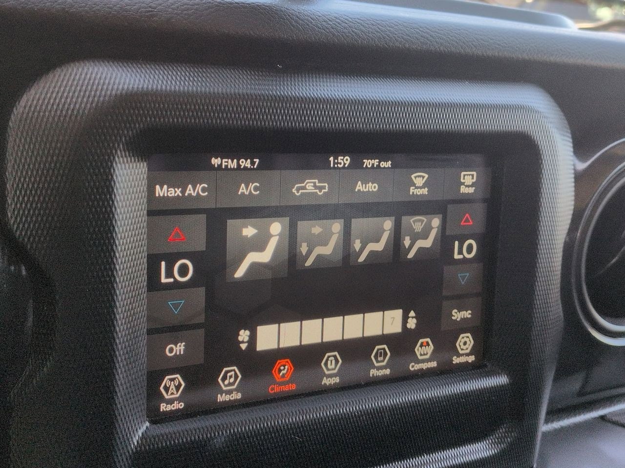 Thumbnail: 2022 Jeep Gladiator - 29