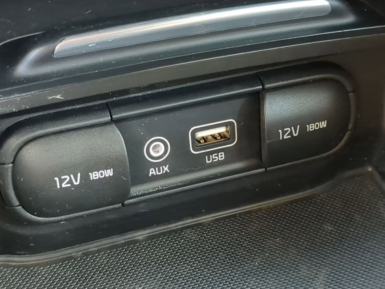 Thumbnail: 2020 Kia Optima - 31