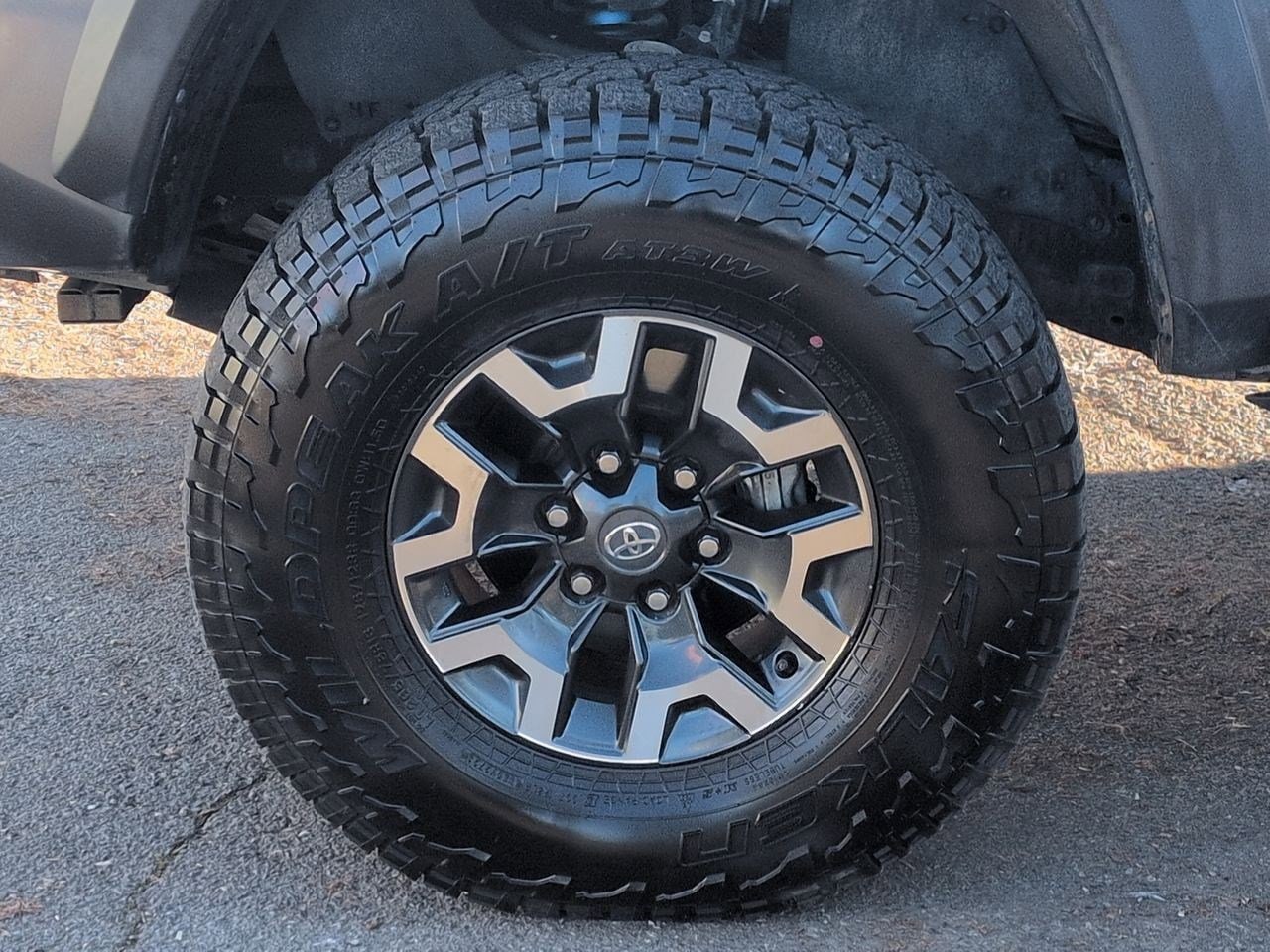 Thumbnail: 2016 Toyota Tacoma - 14