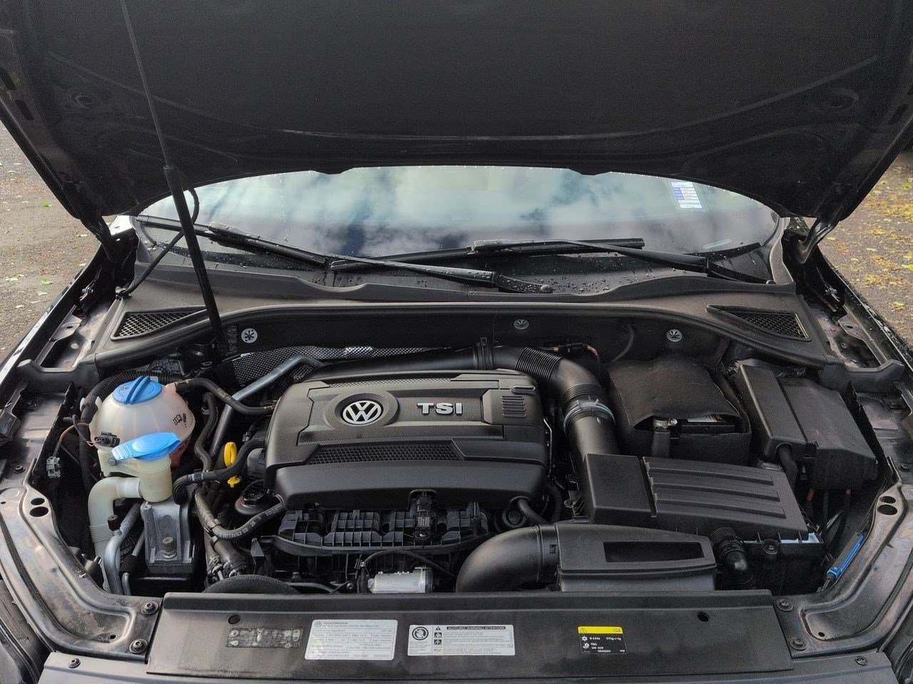 Thumbnail: 2017 Volkswagen Passat - 15