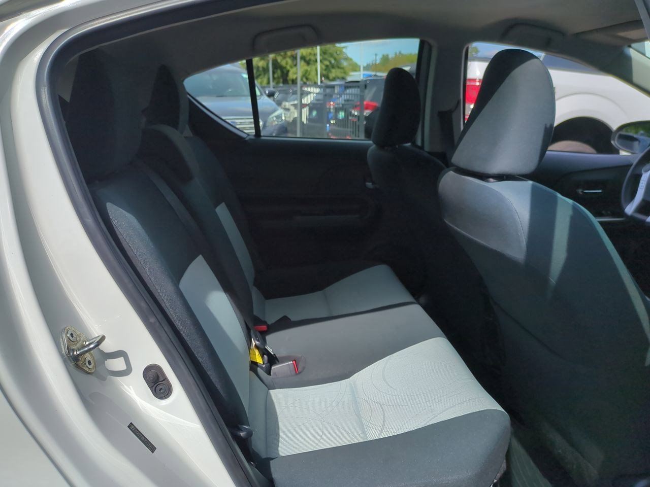 Thumbnail: 2016 Toyota Prius c - 20
