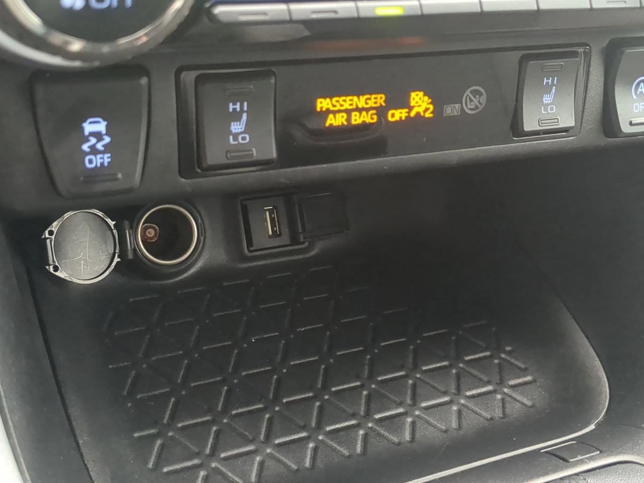 Thumbnail: 2022 Toyota RAV4 - 32