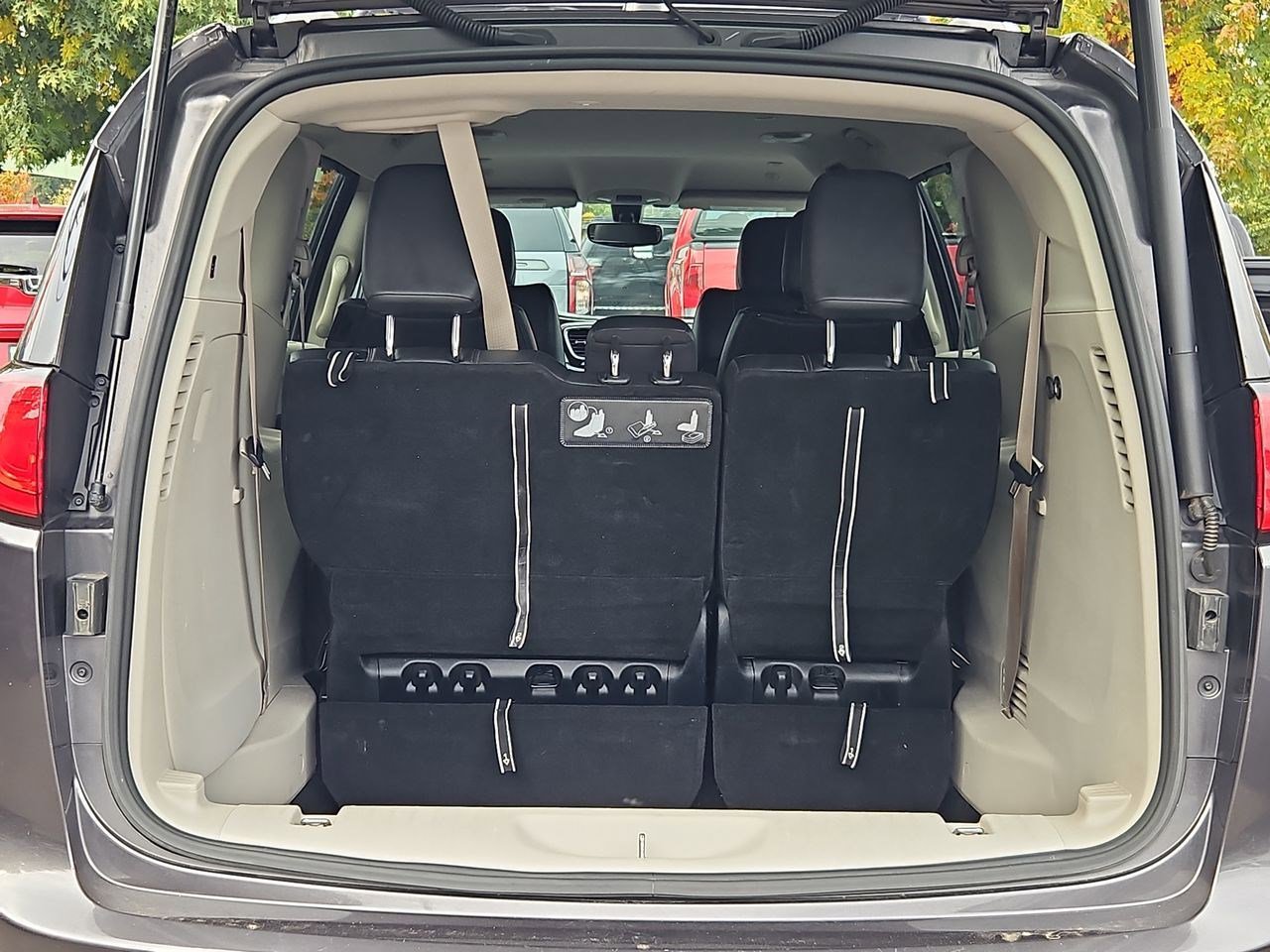 Thumbnail: 2020 Chrysler Pacifica - 37