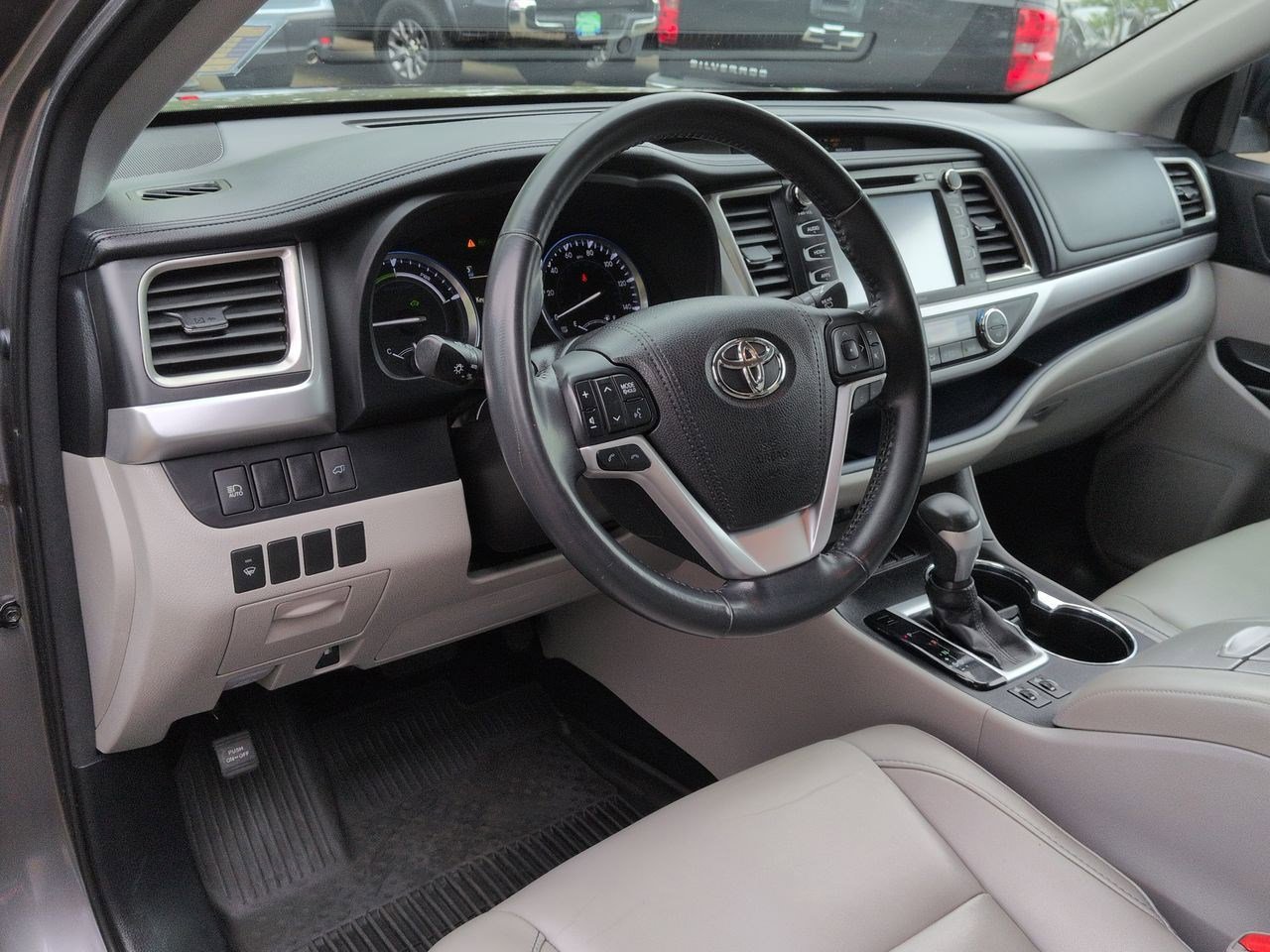 Thumbnail: 2017 Toyota Highlander - 10
