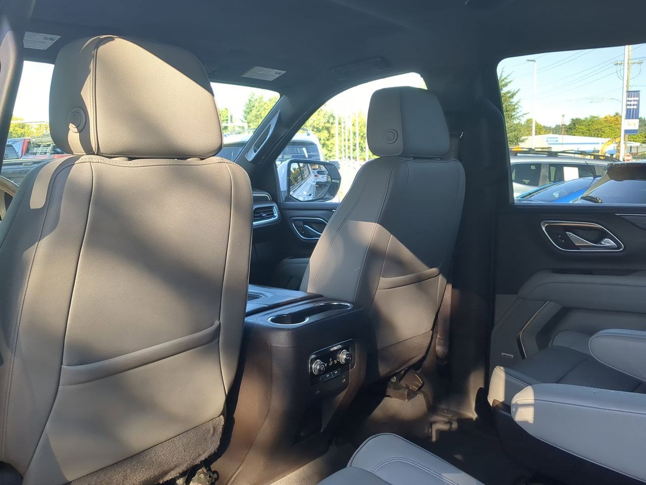 Thumbnail: 2023 GMC Yukon XL - 19