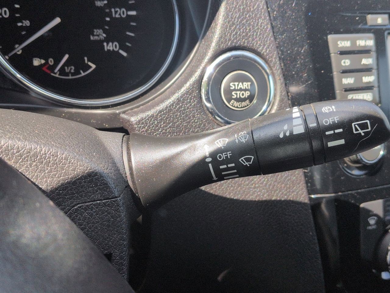 Thumbnail: 2015 Nissan Rogue - 25