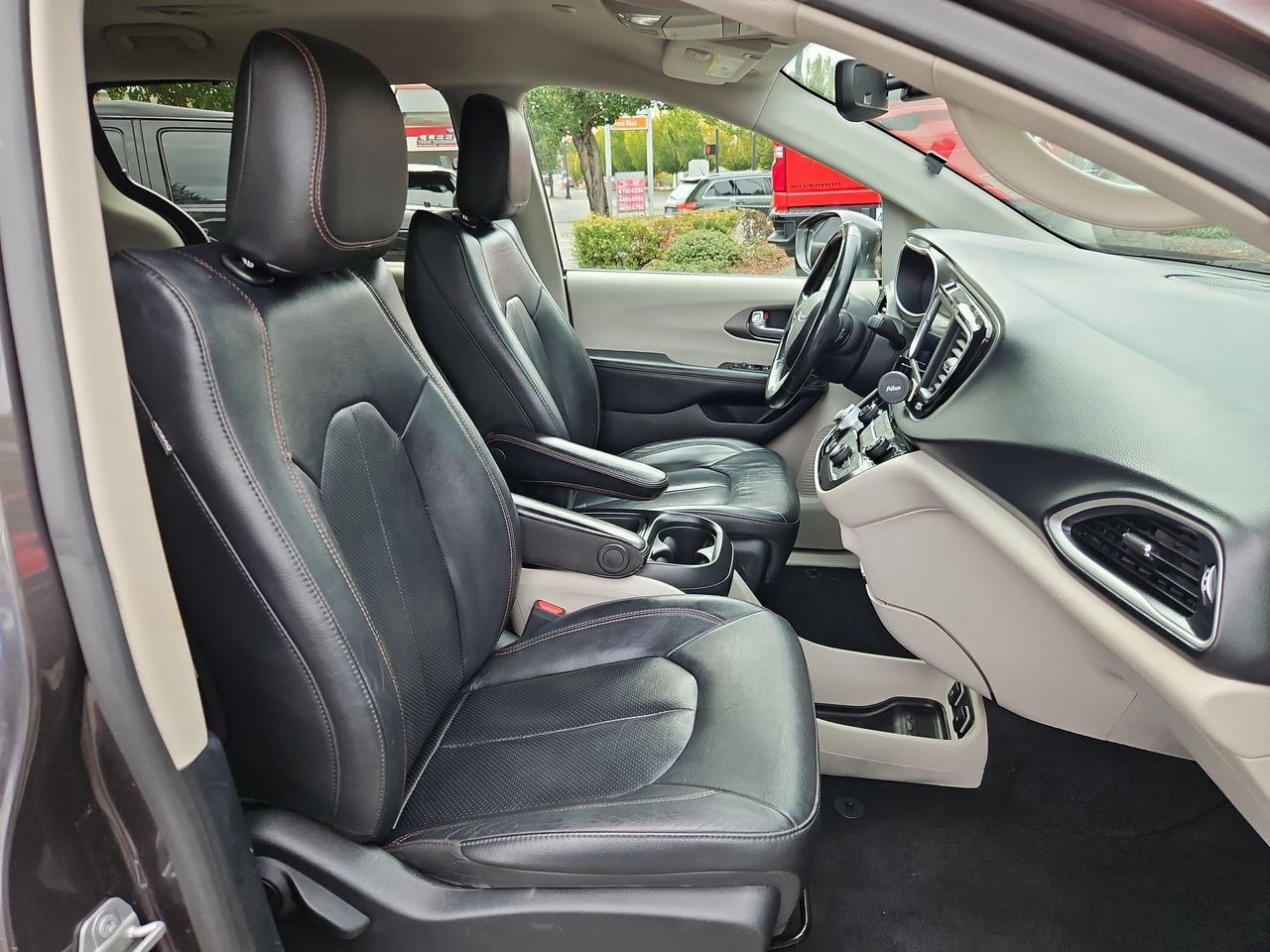 Thumbnail: 2020 Chrysler Pacifica - 24