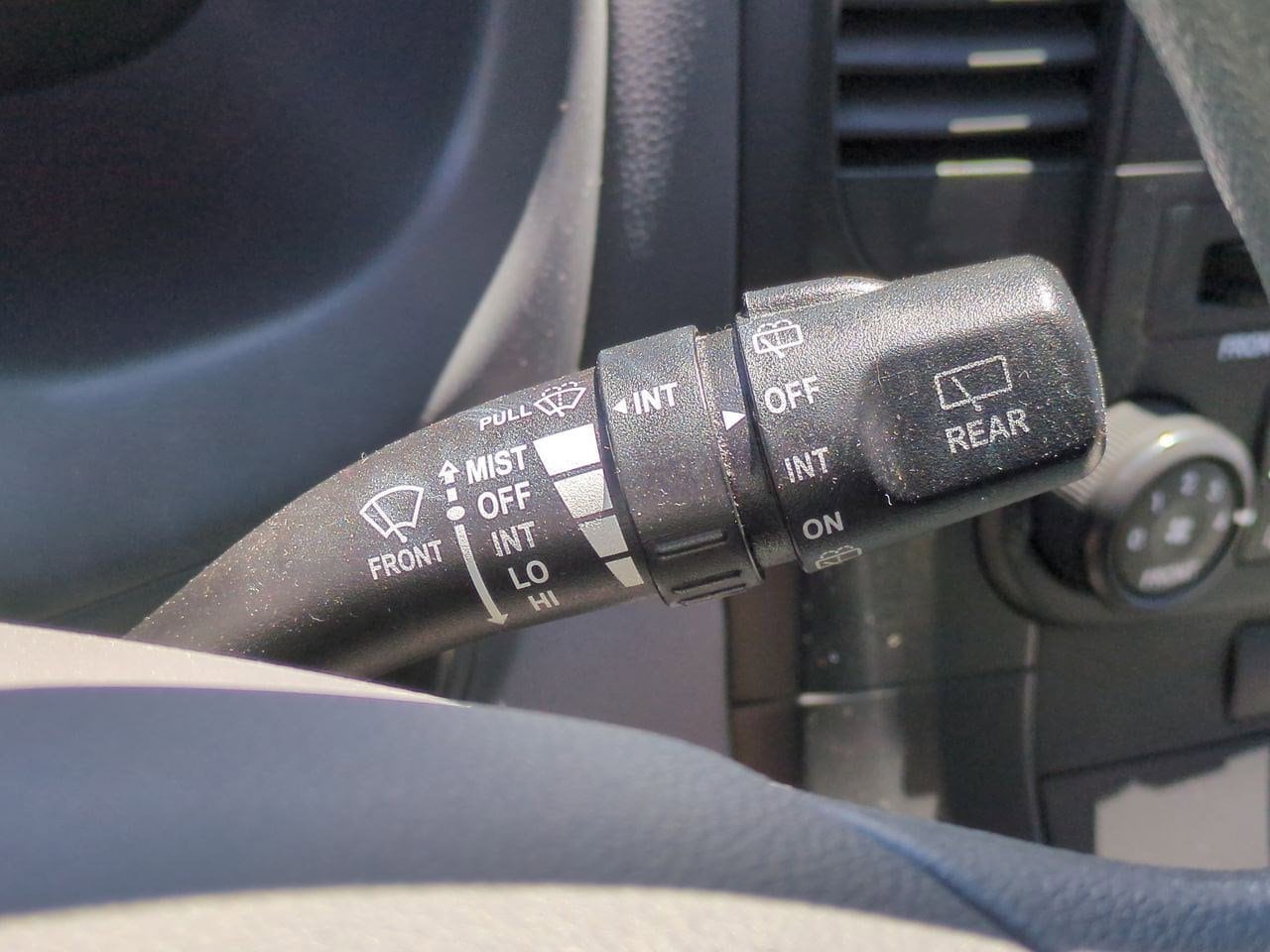 Thumbnail: 2011 Kia Sedona - 25