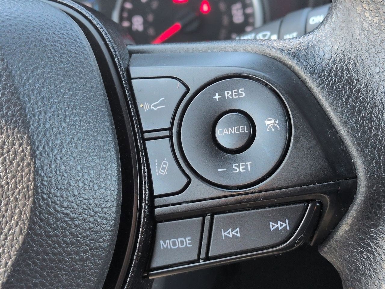 Thumbnail: 2021 Toyota RAV4 - 26