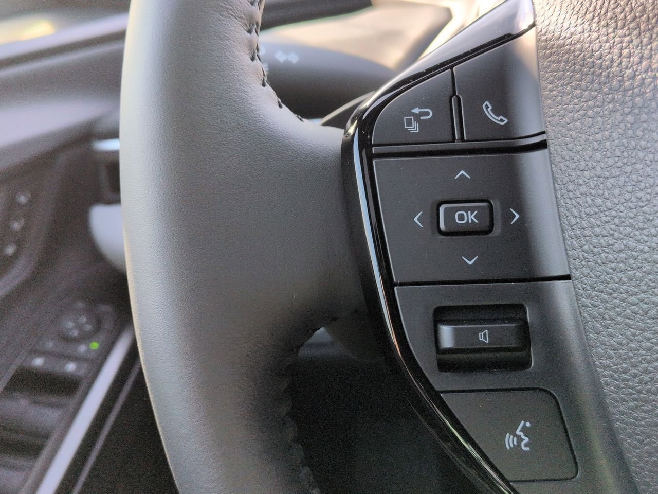 Thumbnail: 2026 Subaru Solterra - 26