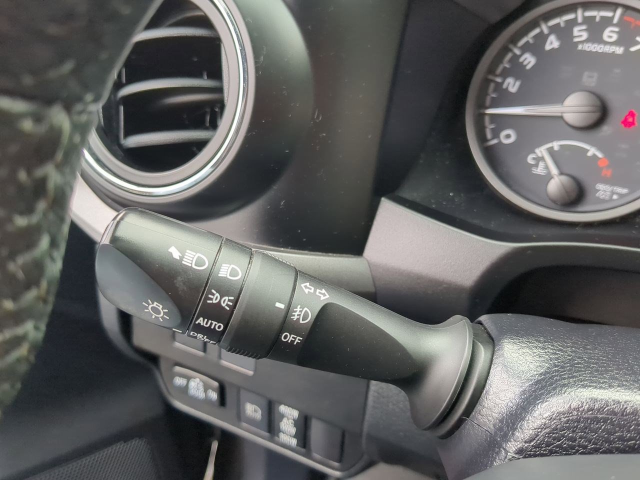 Thumbnail: 2021 Toyota Tacoma - 27