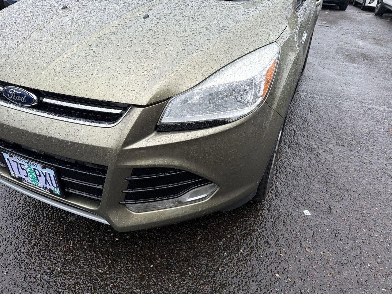 Thumbnail: 2013 Ford Escape - 18