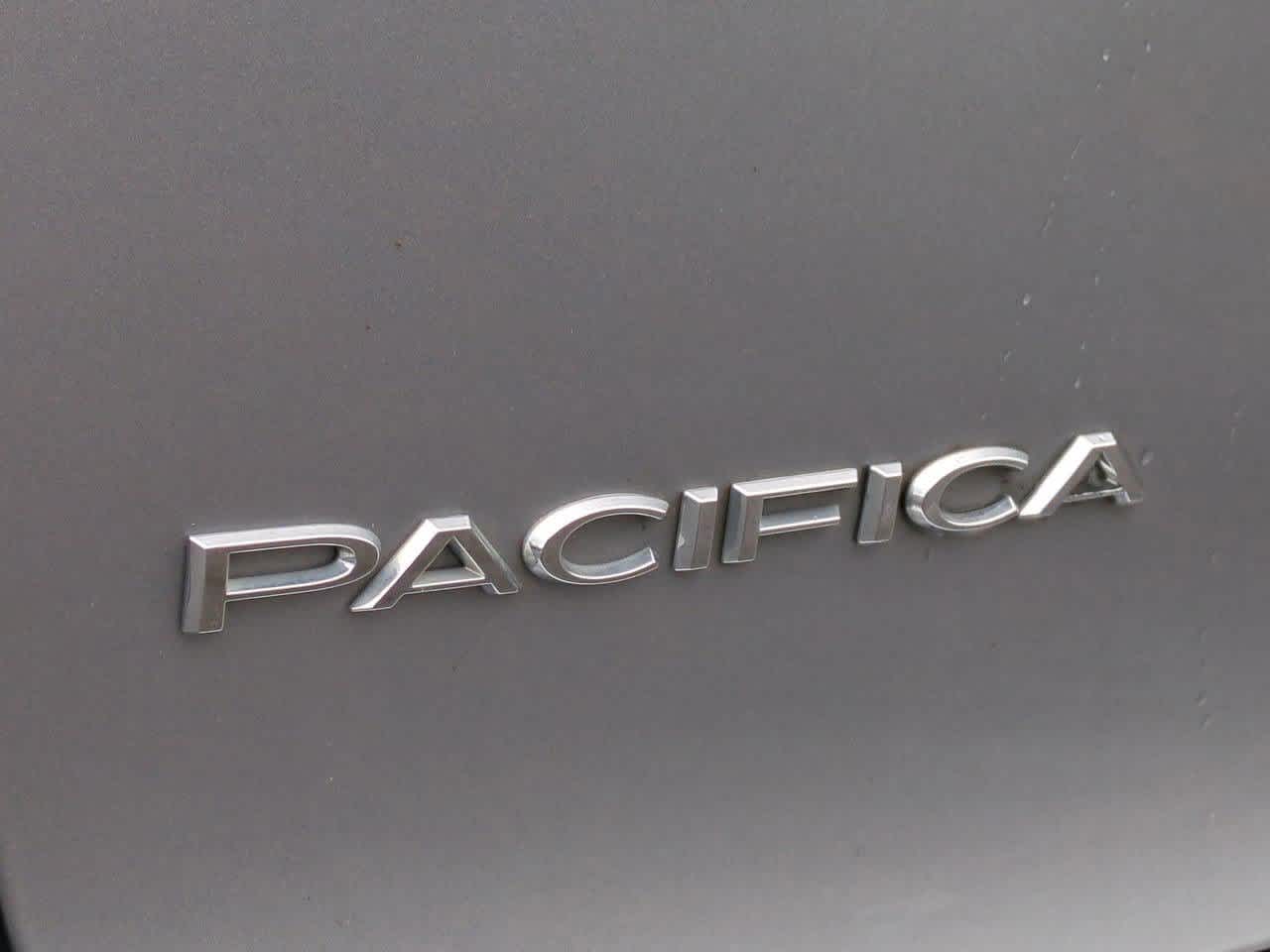 2017 Chrysler Pacifica Touring-L 13