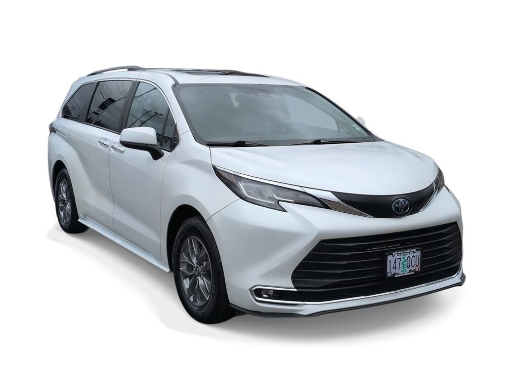 Used 2024 Toyota Sienna XLE Van Passenger Van