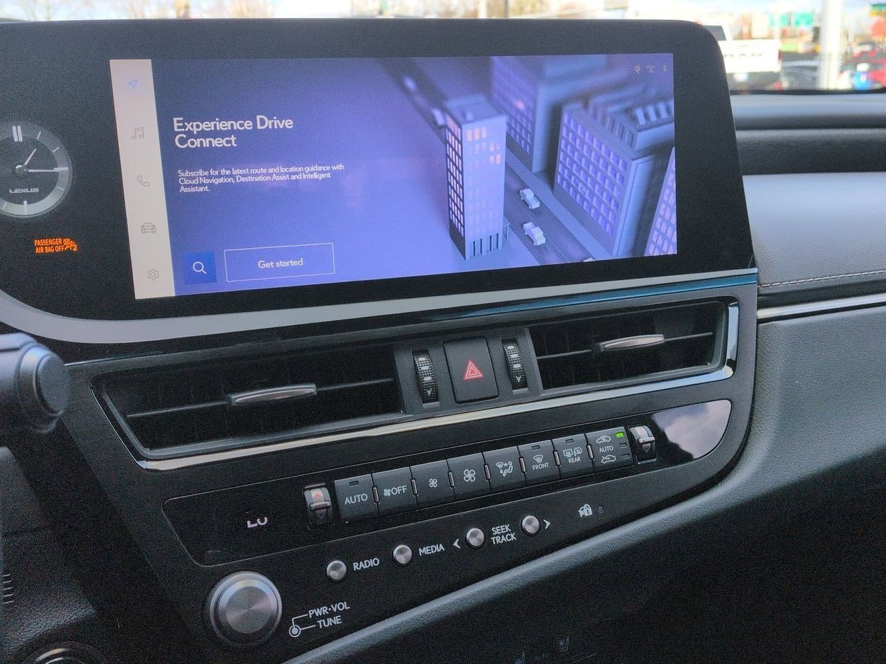 Thumbnail: 2025 Lexus ES - 31