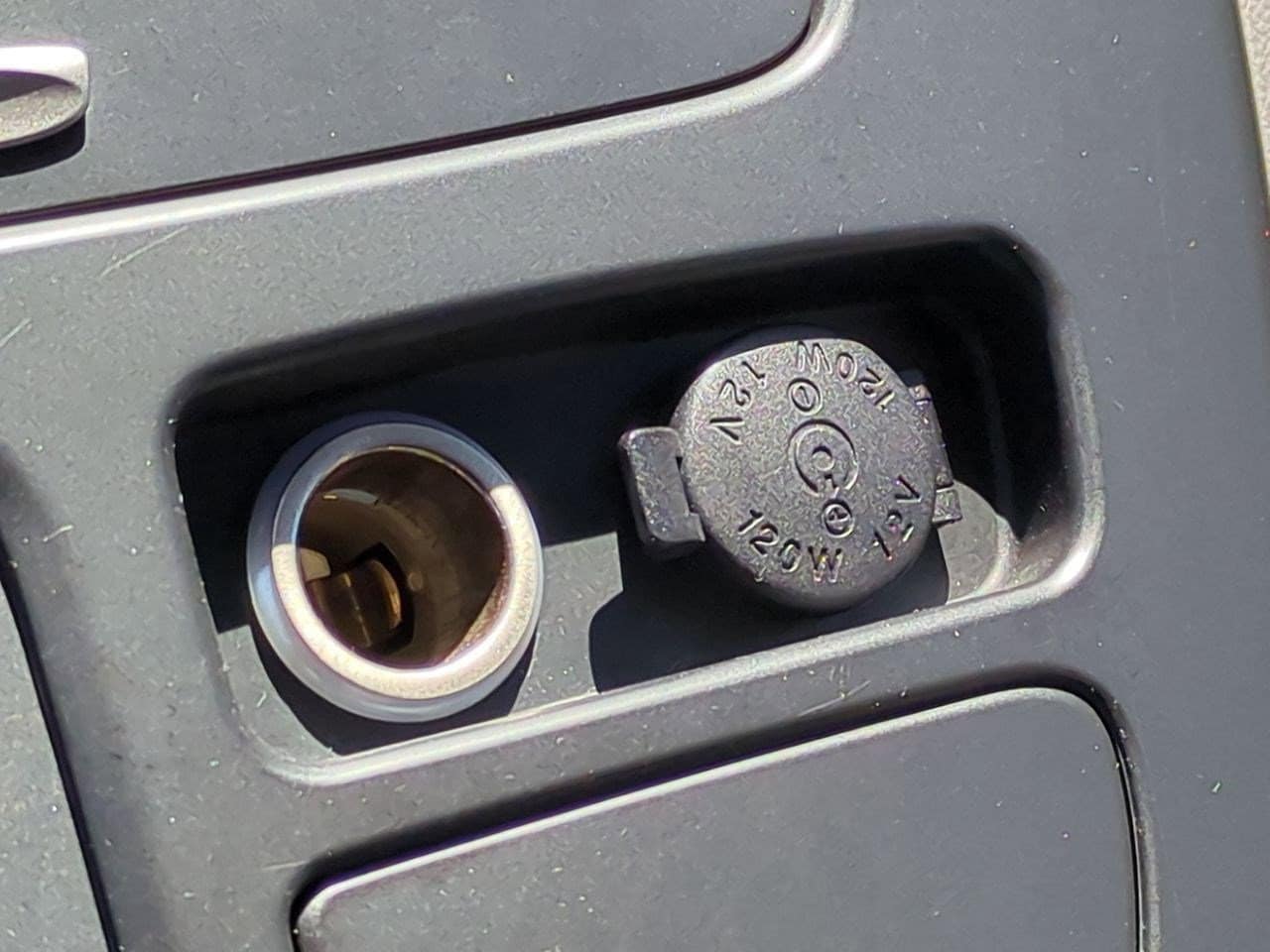 Thumbnail: 2011 Kia Sedona - 31