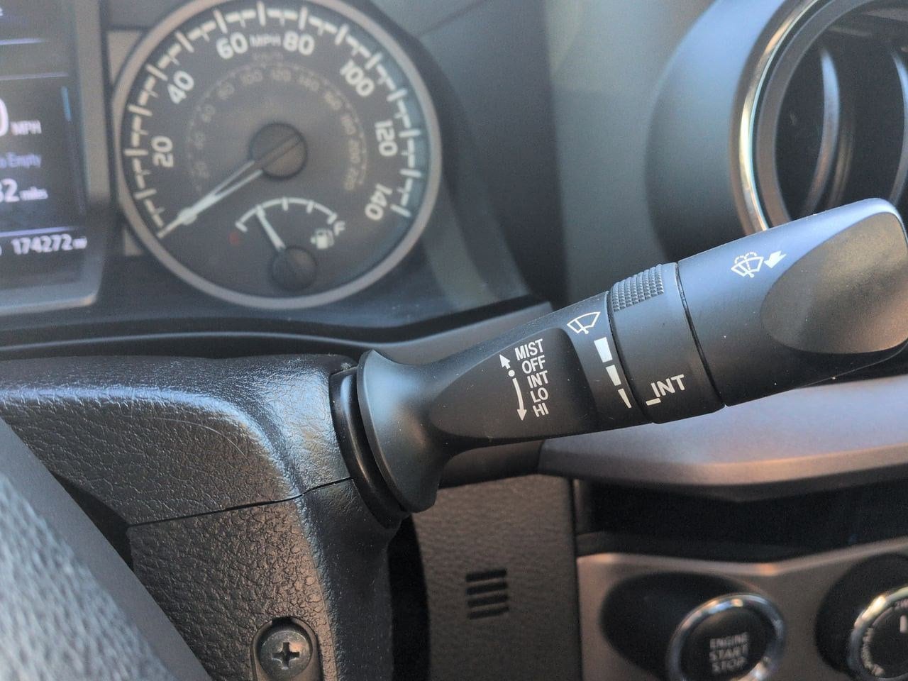 Thumbnail: 2016 Toyota Tacoma - 25