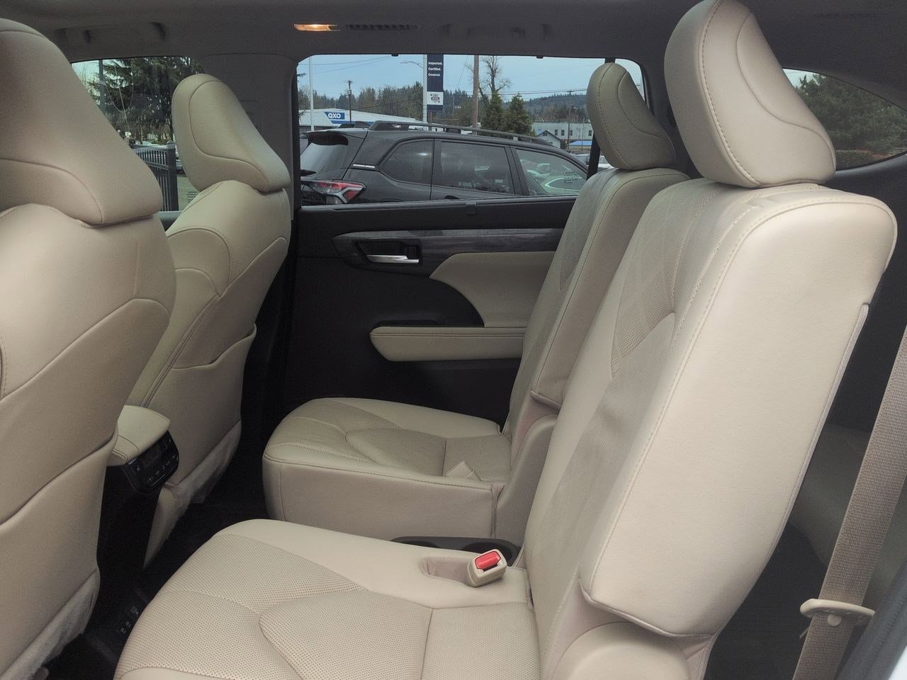 Thumbnail: 2020 Toyota Highlander - 21