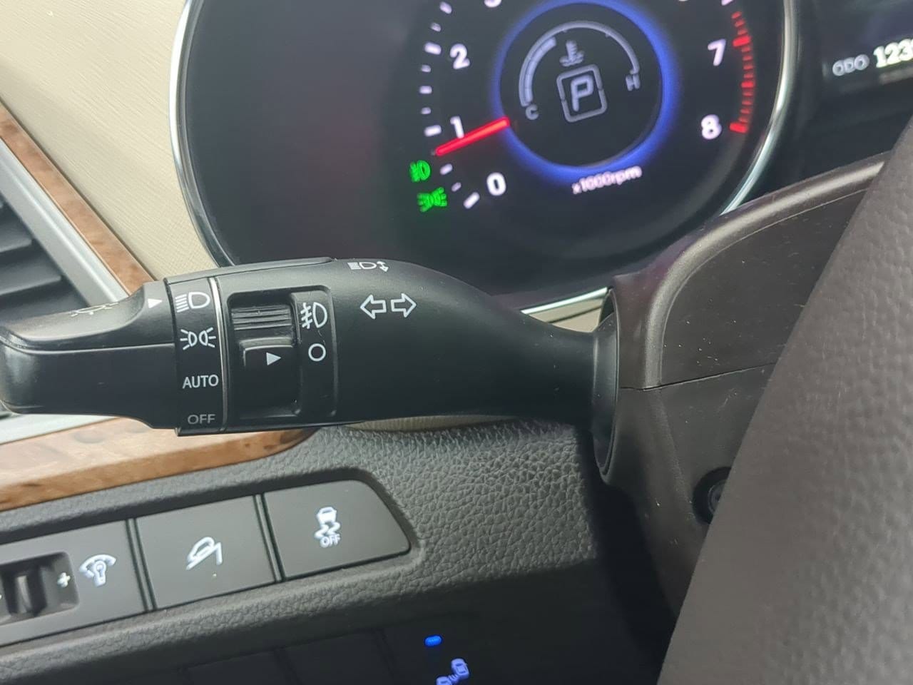 Thumbnail: 2014 Hyundai Santa Fe - 27