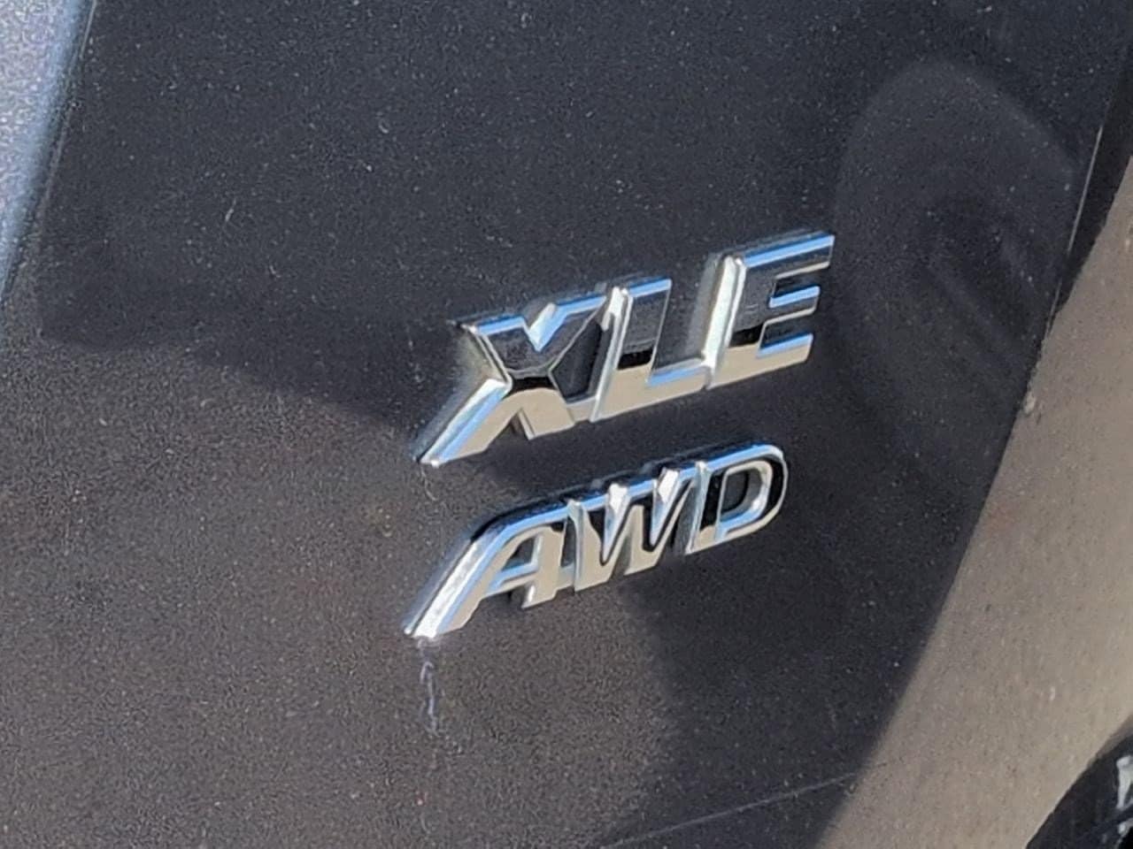 Thumbnail: 2017 Toyota RAV4 - 12